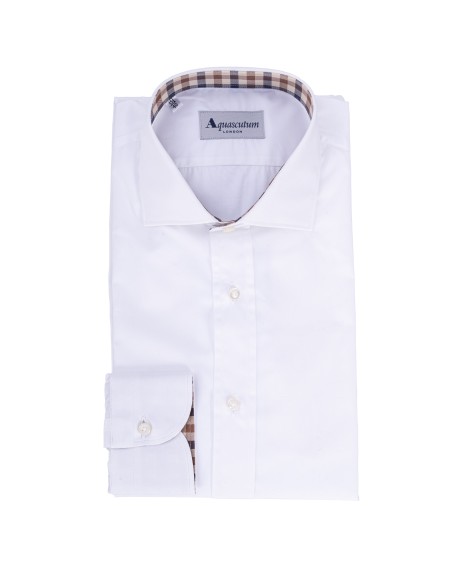 Shop AQUASCUTUM  Camicia: Aquascutum camicia in cotone.
Maniche lunghe.
Collo francese.
Regular fit.
Interno collo a quadri.
Composizione: 100% cotone.
Made in Italy.. SHIRT LA06-00